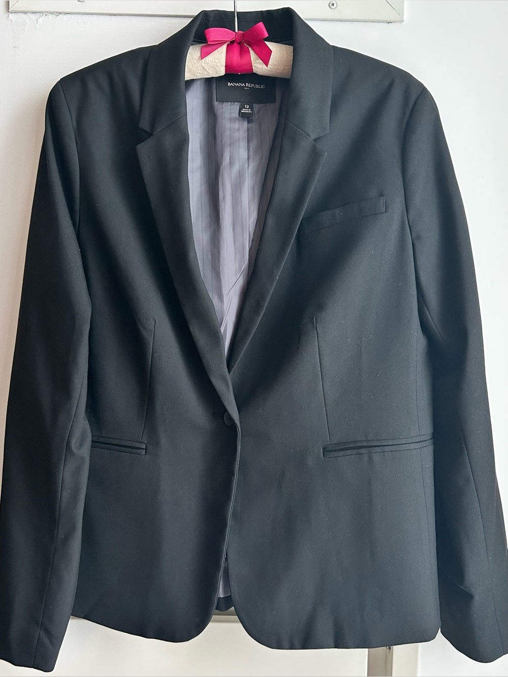 Banana Republic Black Single-Button Blazer for Women, size 12, New condition